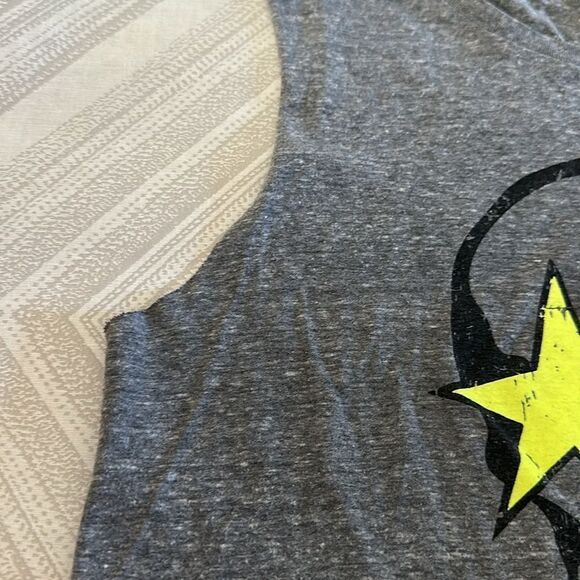 Chrldr Skull with Neon Yellow Stars Grey Tank Top - Picture 4 of 6